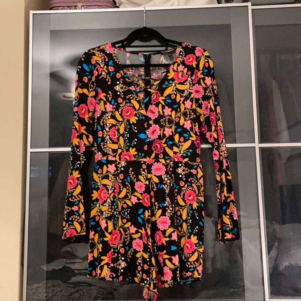 Express Cheerful Floral Romper Shorts 💐